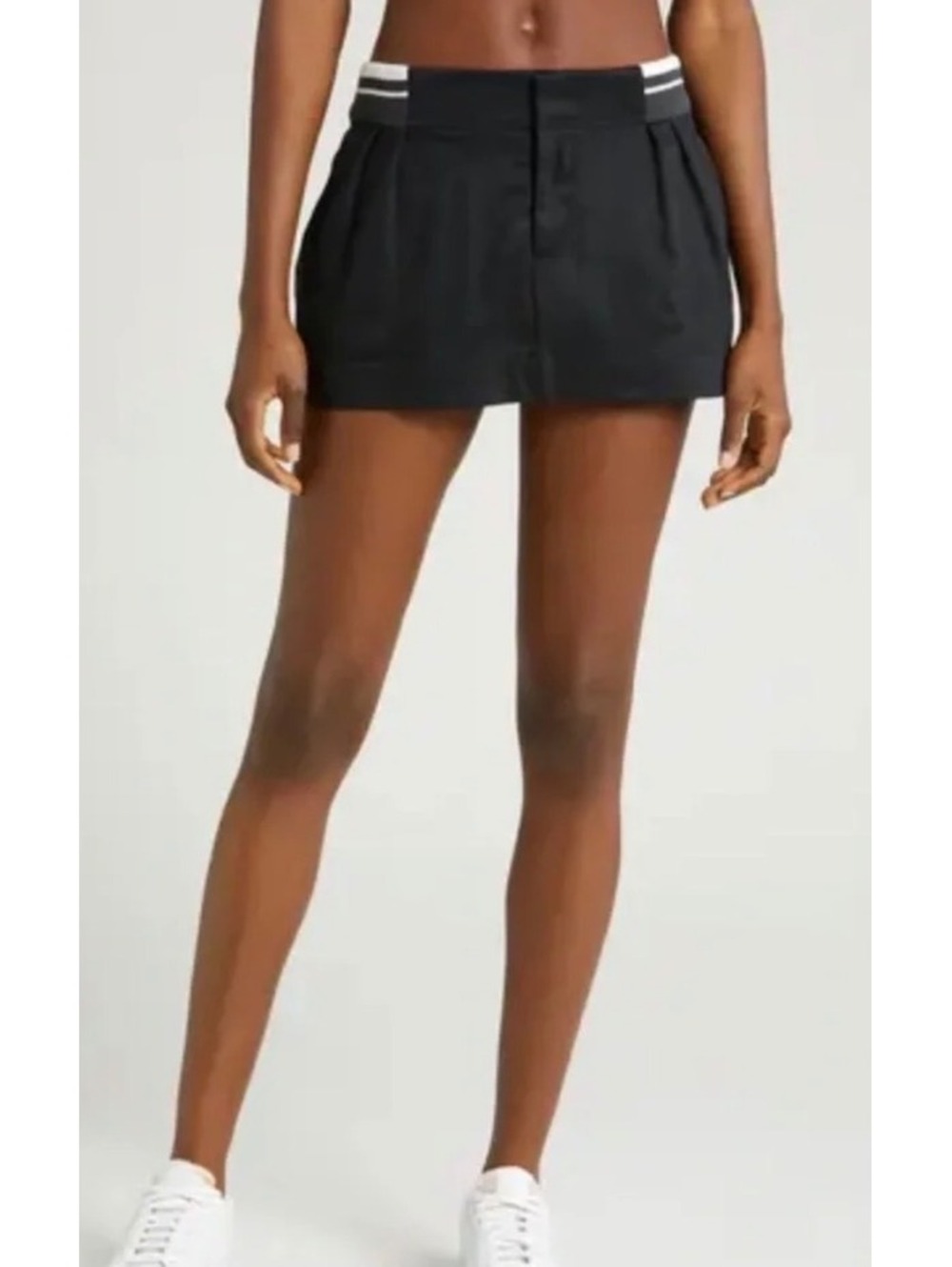 Nike Women's Low Rise Canvas Skirt with Built in Shorts. Size M